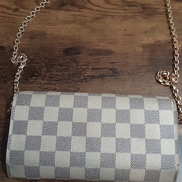 Louis Vuitton Sarah WOC - Picture 7 of 7